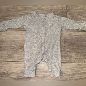 MODERN MOMENTS ORGANIC BY GERBER |Gray Baby Onesie